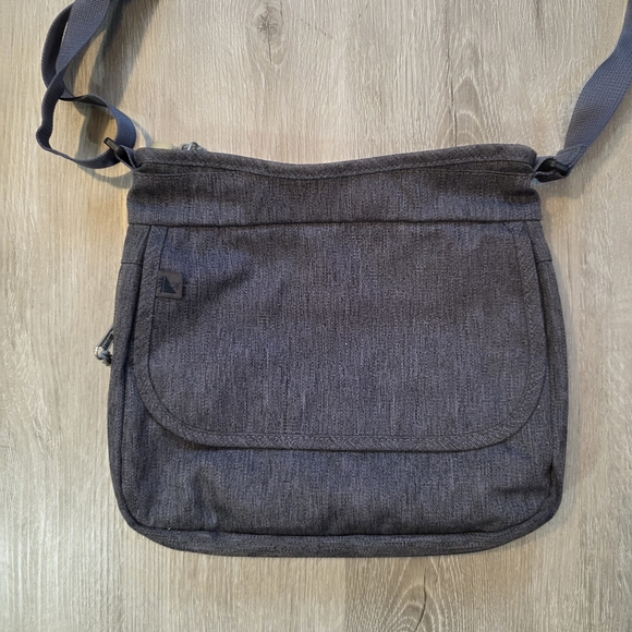 L.L. Bean Boundless Expandable Crossbody Bag Purse Tote 10 X 10 - Picture 2 of 8